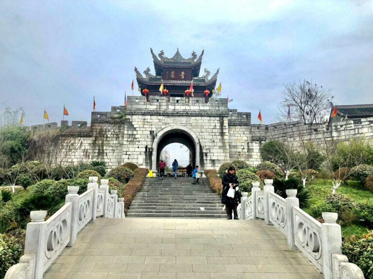DU LỊCH QUÝ CHÂU 4N3Đ